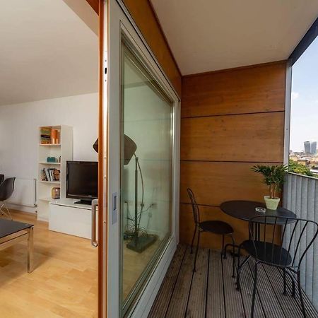 Room With Private Bathroom In A Modern Two Bedroom Two Bathroom Flat London Exterior photo